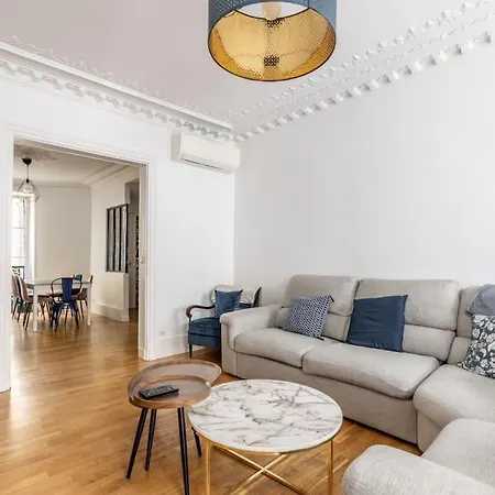 Lägenhet Elegant Au Coeur Du 8eme Arrondissement *